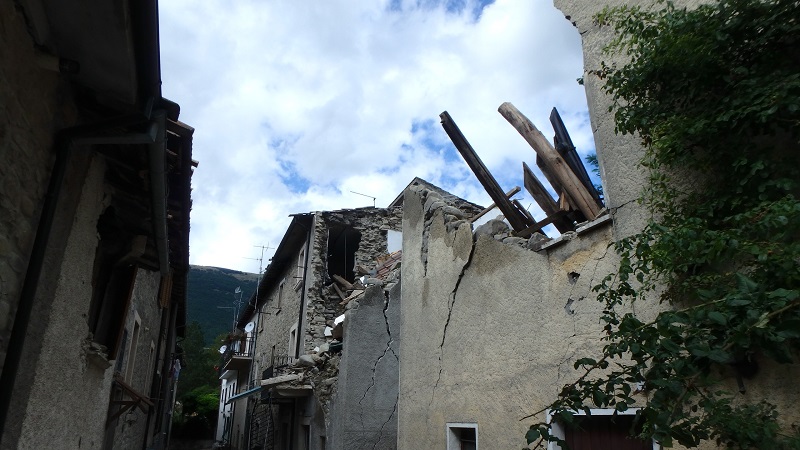 Picture of fallen building